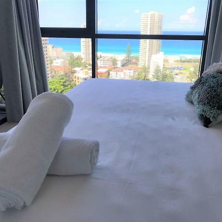 Qube Broadbeach Ocean View Apartments Gold Coast Extérieur photo