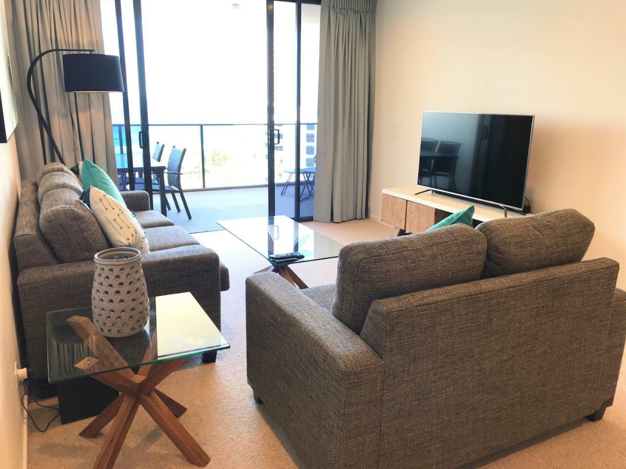 Qube Broadbeach Ocean View Apartments Gold Coast Extérieur photo