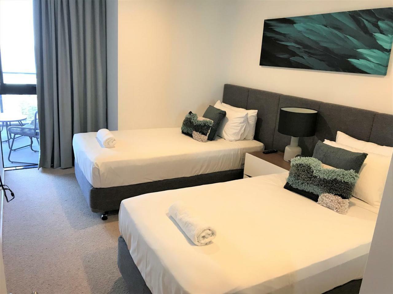 Qube Broadbeach Ocean View Apartments Gold Coast Extérieur photo