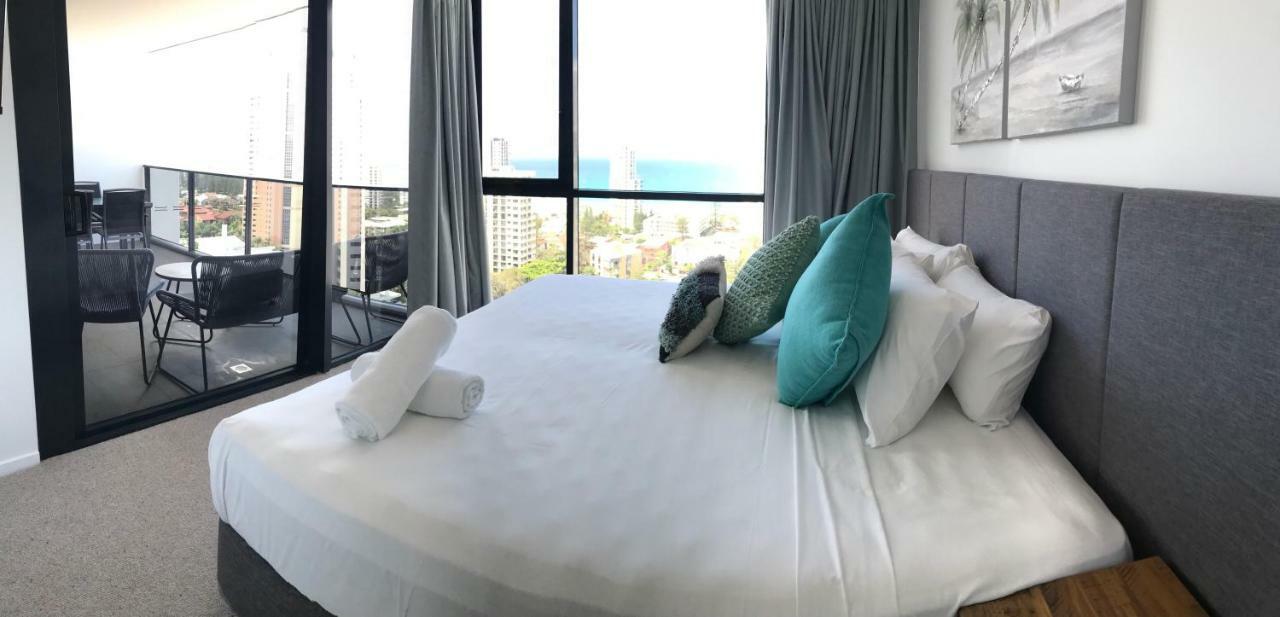 Qube Broadbeach Ocean View Apartments Gold Coast Extérieur photo