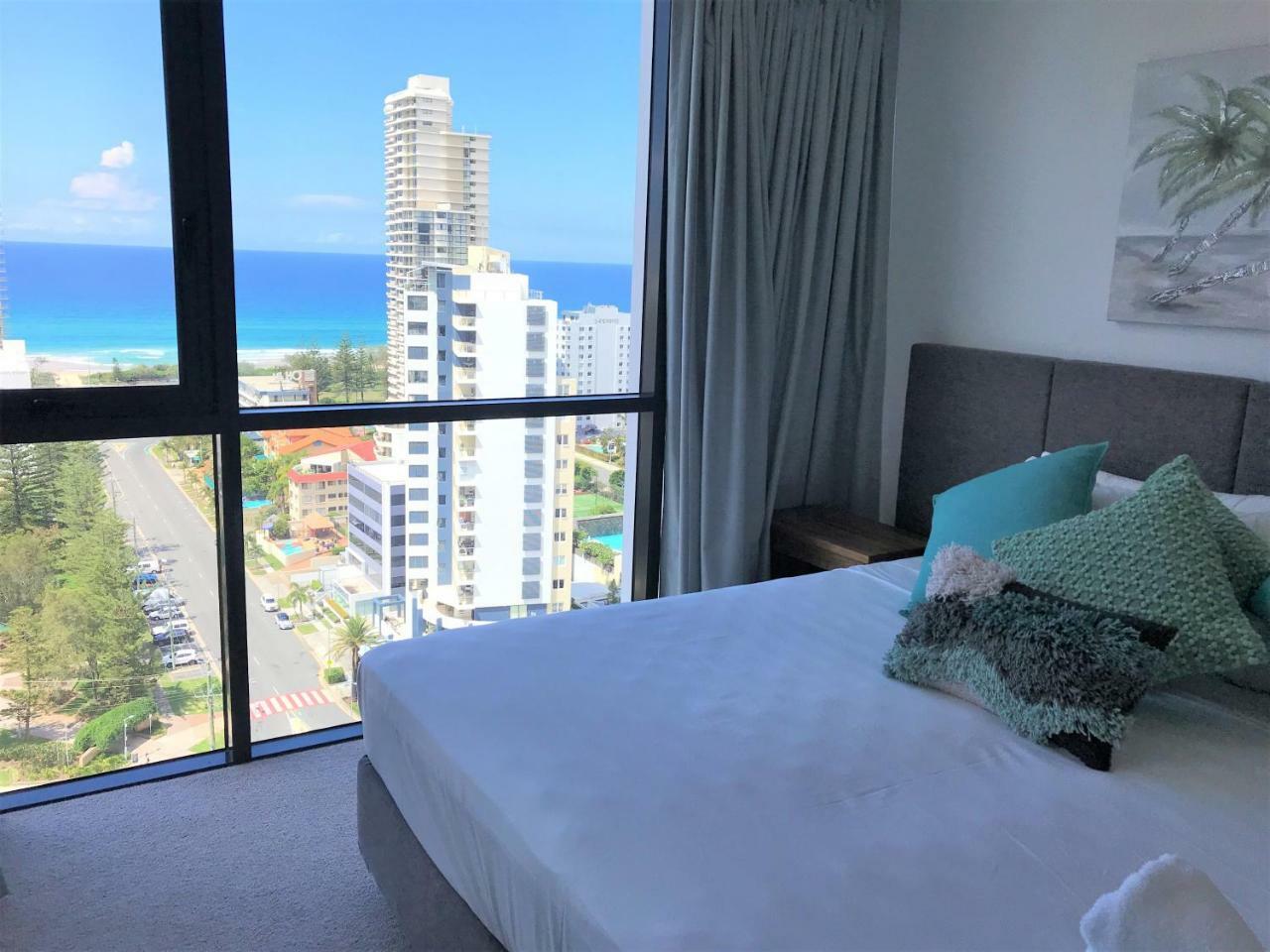 Qube Broadbeach Ocean View Apartments Gold Coast Extérieur photo