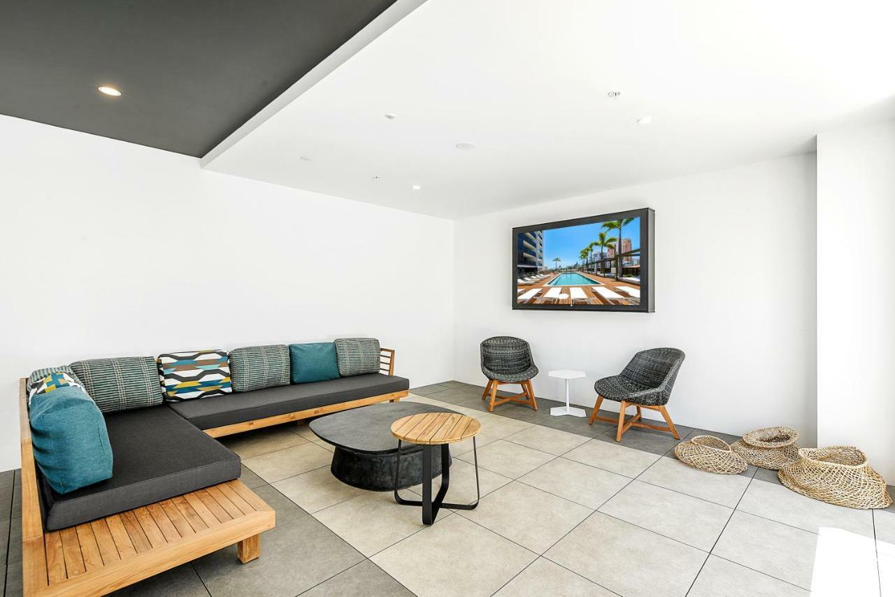 Qube Broadbeach Ocean View Apartments Gold Coast Extérieur photo