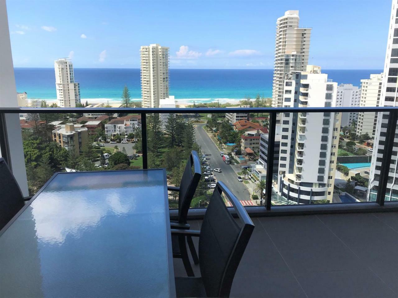 Qube Broadbeach Ocean View Apartments Gold Coast Extérieur photo