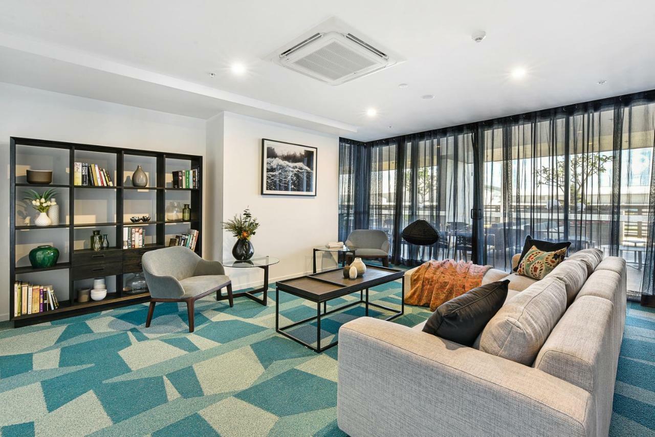 Qube Broadbeach Ocean View Apartments Gold Coast Extérieur photo